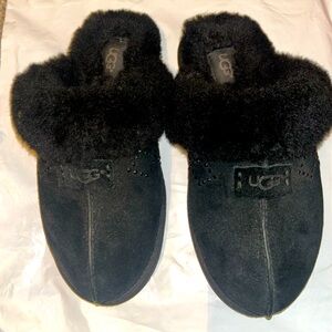 Sz. 6 UGG slip ons *like new*